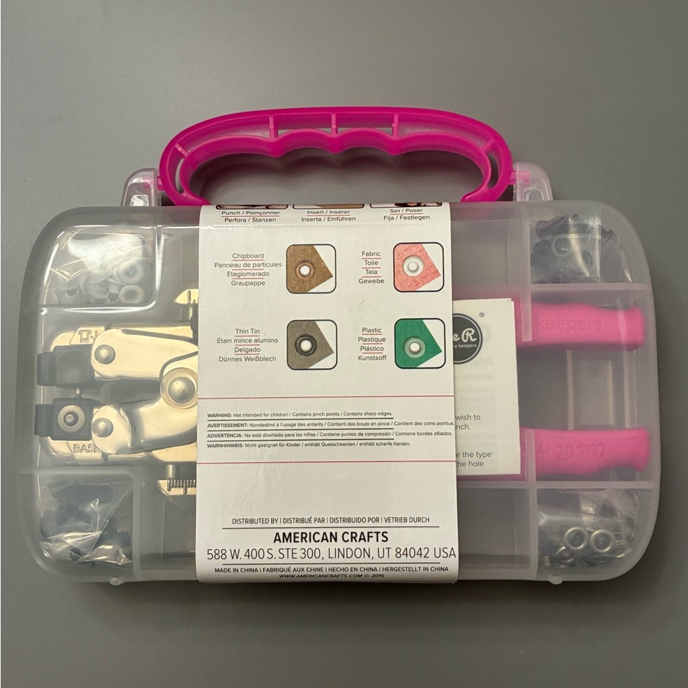 We R Memory Keepers Crop-A-Dile Hole Punch & Eyelet Setter Pink Kit - Picture 2 of 3